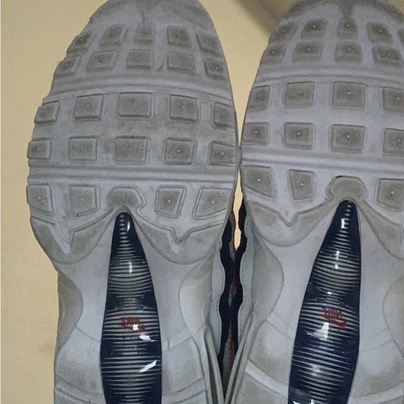 They are in great condition and they are red white and blue - Picture 4 of 5